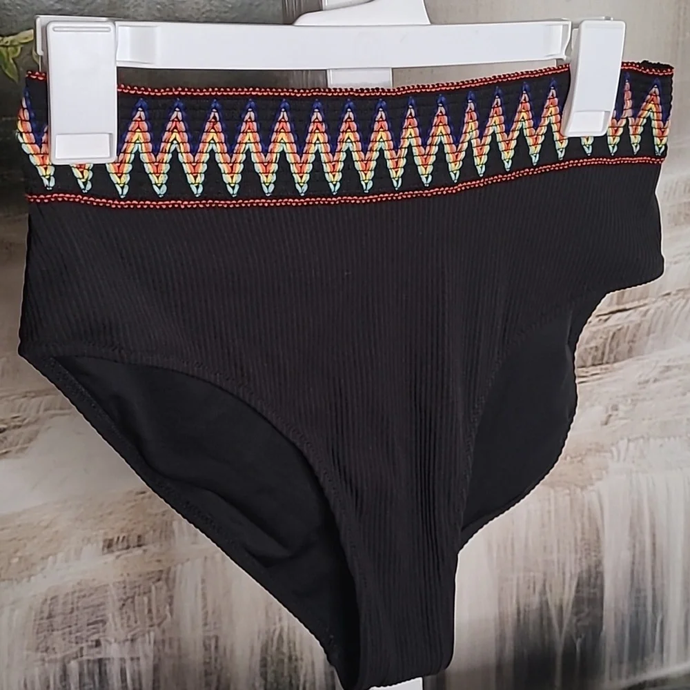 NWT! Blooming Jelly Womens Large ribbed black colorful ZIG ZAG band bikini